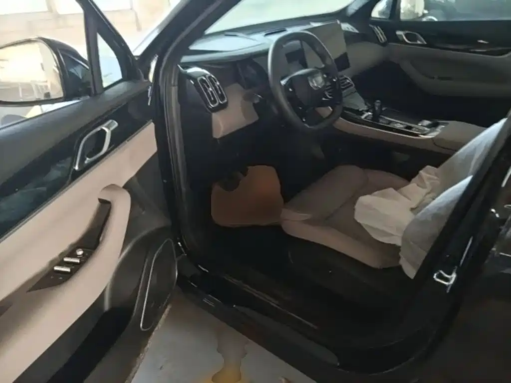 Geely Boyue L — миниатюра 16
