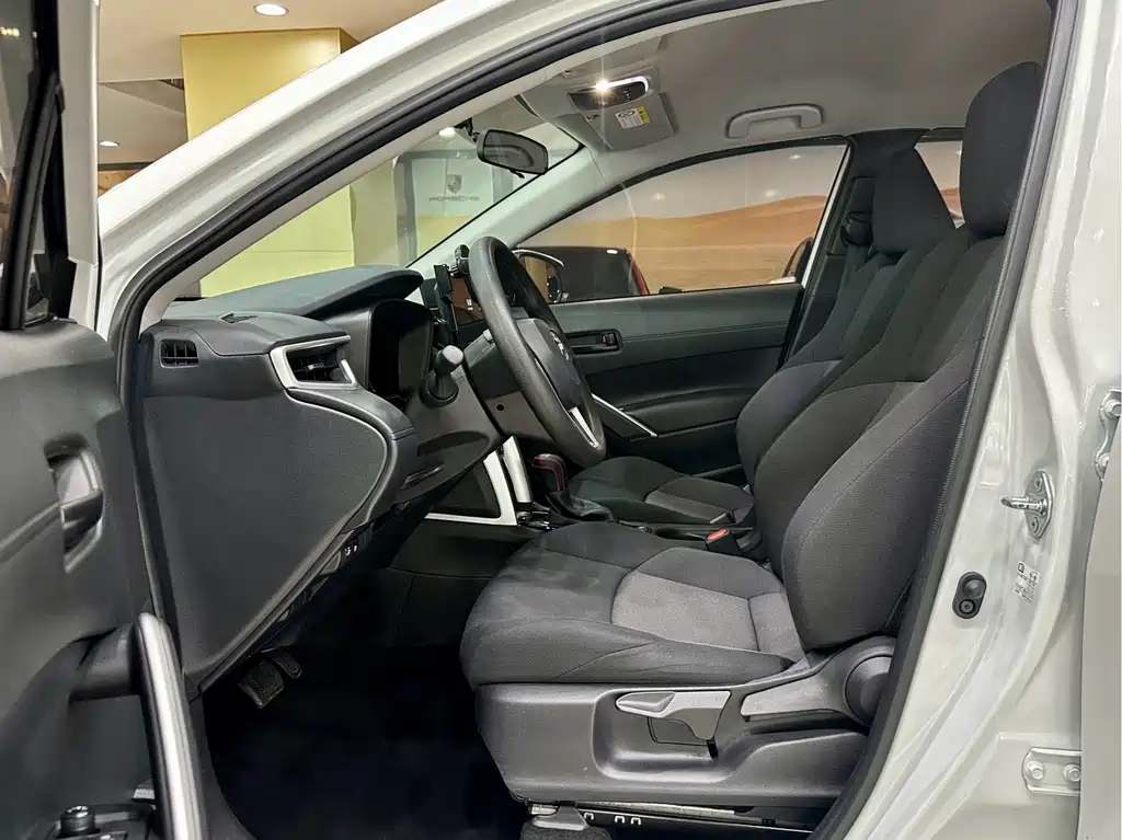 Toyota Frontlander — миниатюра 8