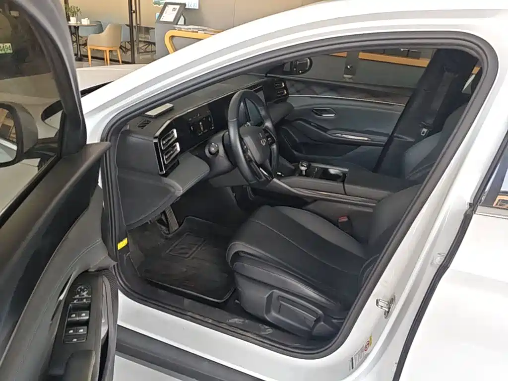 BYD Qin L — миниатюра 16