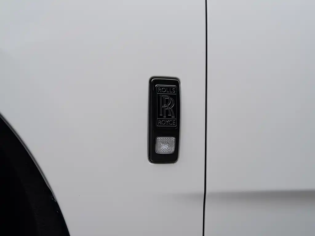 Rolls-Royce Cullinan — миниатюра 14