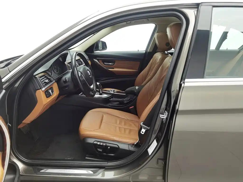 BMW 3 Series — миниатюра 10