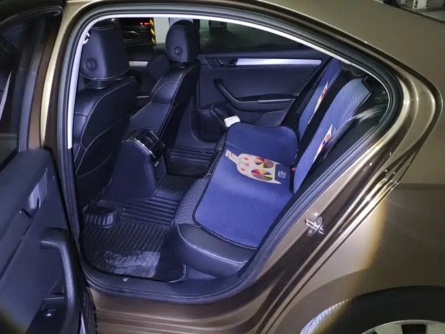 Skoda Superb — миниатюра 11