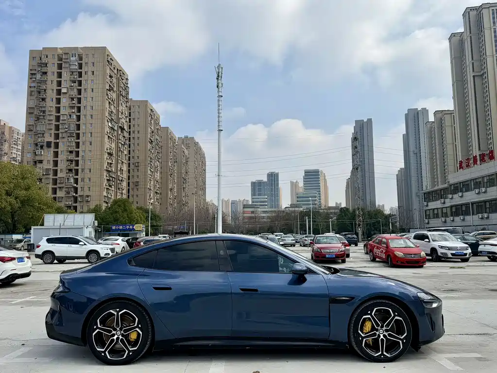 XIAOMI CAR XIAOMI SU7