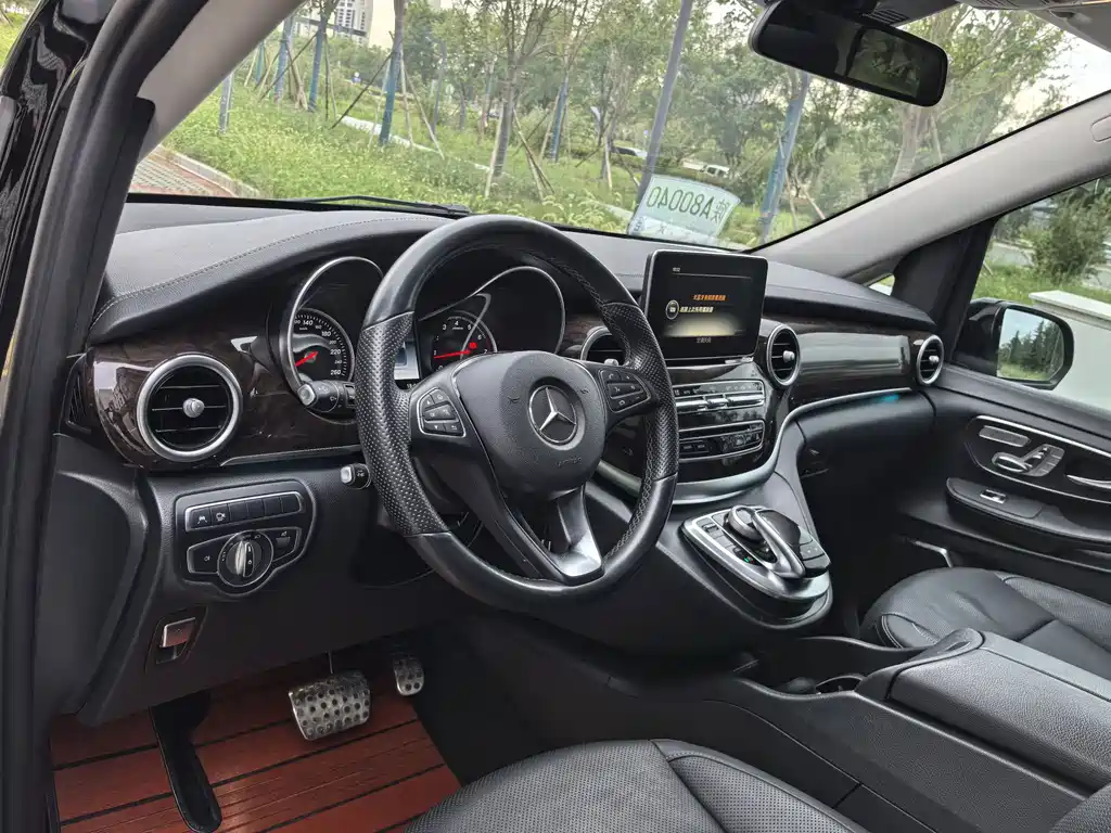 Mercedes-Benz V-Class — миниатюра 11