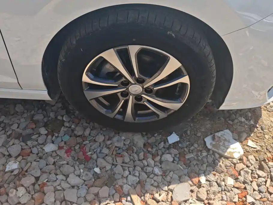 Changan Eado — миниатюра 6