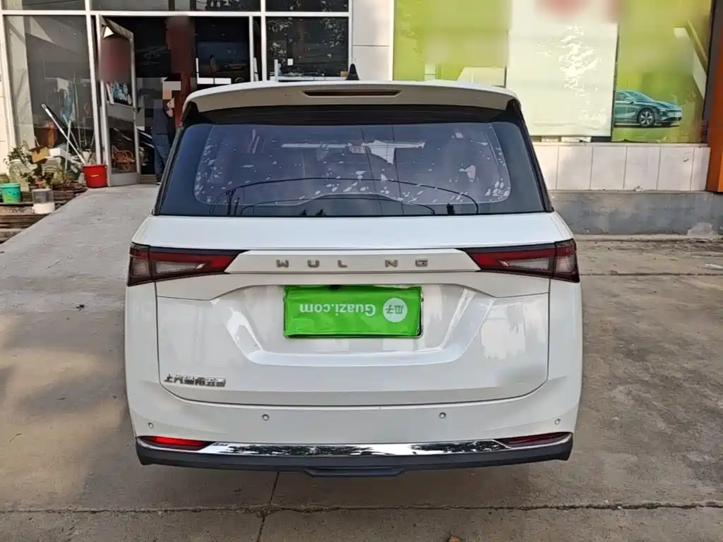 Wuling Jiachen — миниатюра 6