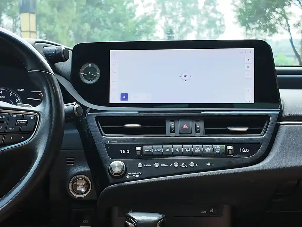 Lexus ES — миниатюра 11