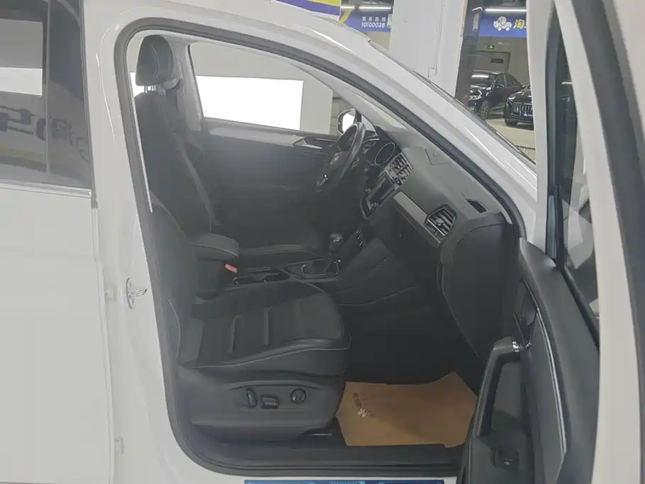 Volkswagen Tiguan L — миниатюра 8