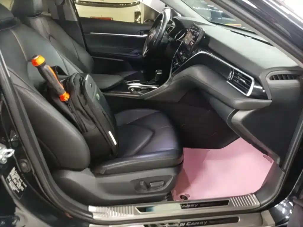 Toyota Camry — миниатюра 25