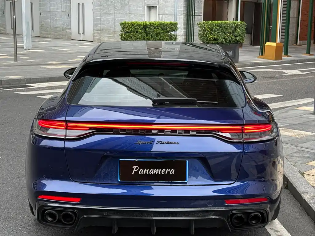 PORSCHE PANAMERA