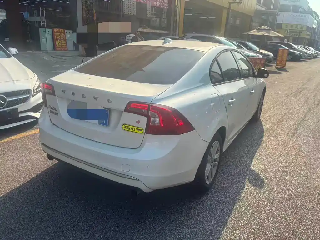 Volvo S60 — миниатюра 4