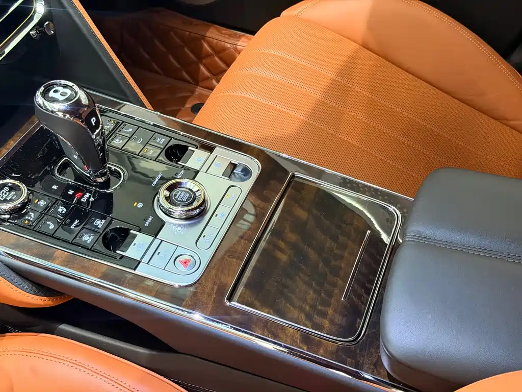 Bentley Flying Spur — миниатюра 11