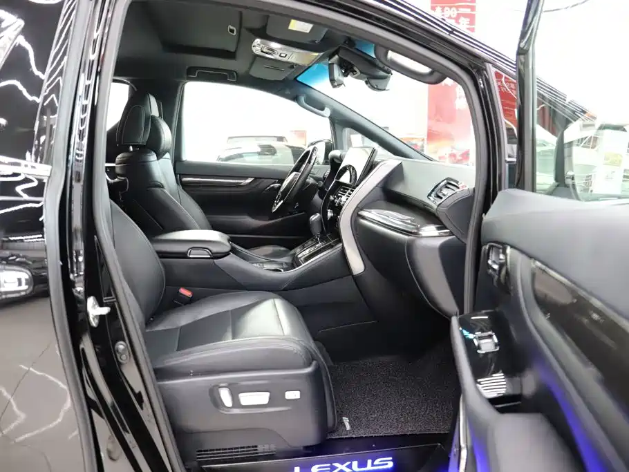Toyota Vellfire — миниатюра 11