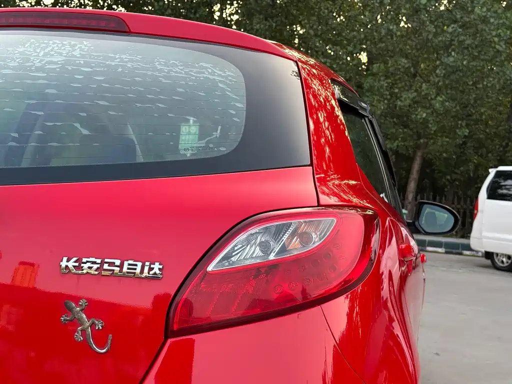 Mazda 2 — миниатюра 8