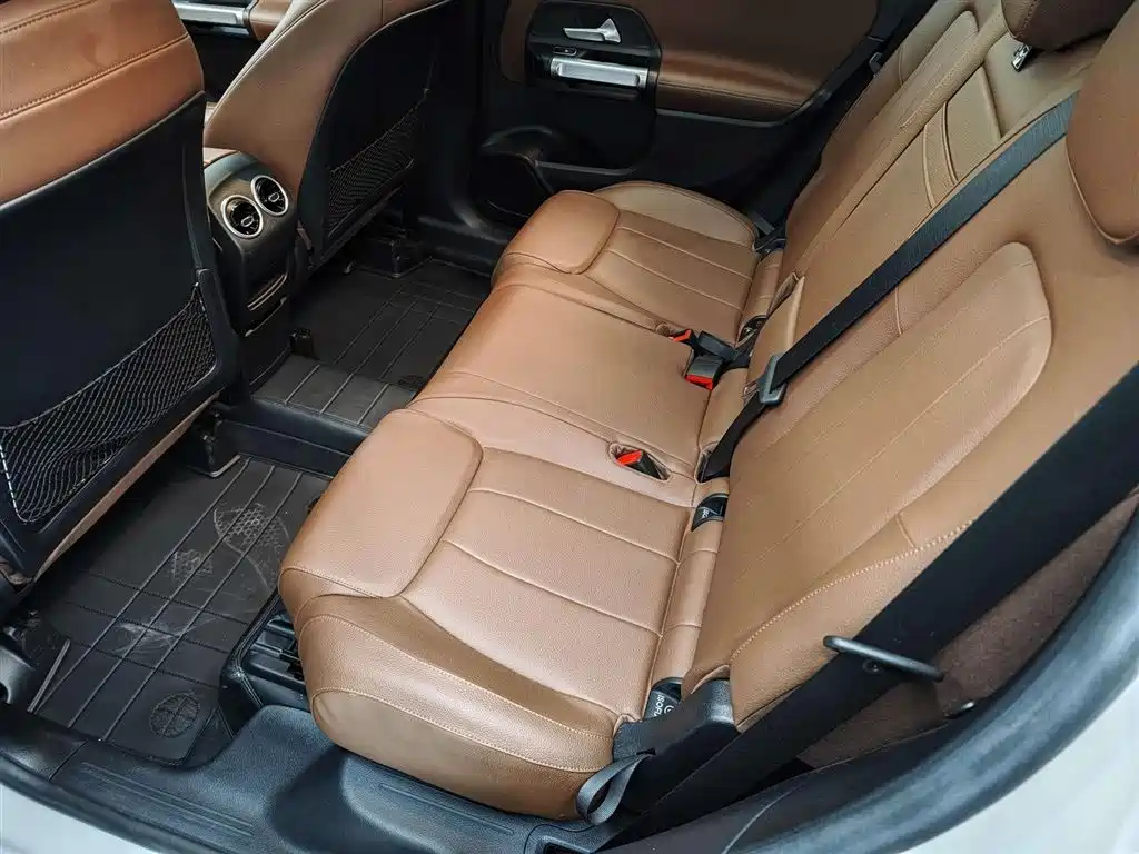 Mercedes-Benz GLB — миниатюра 11