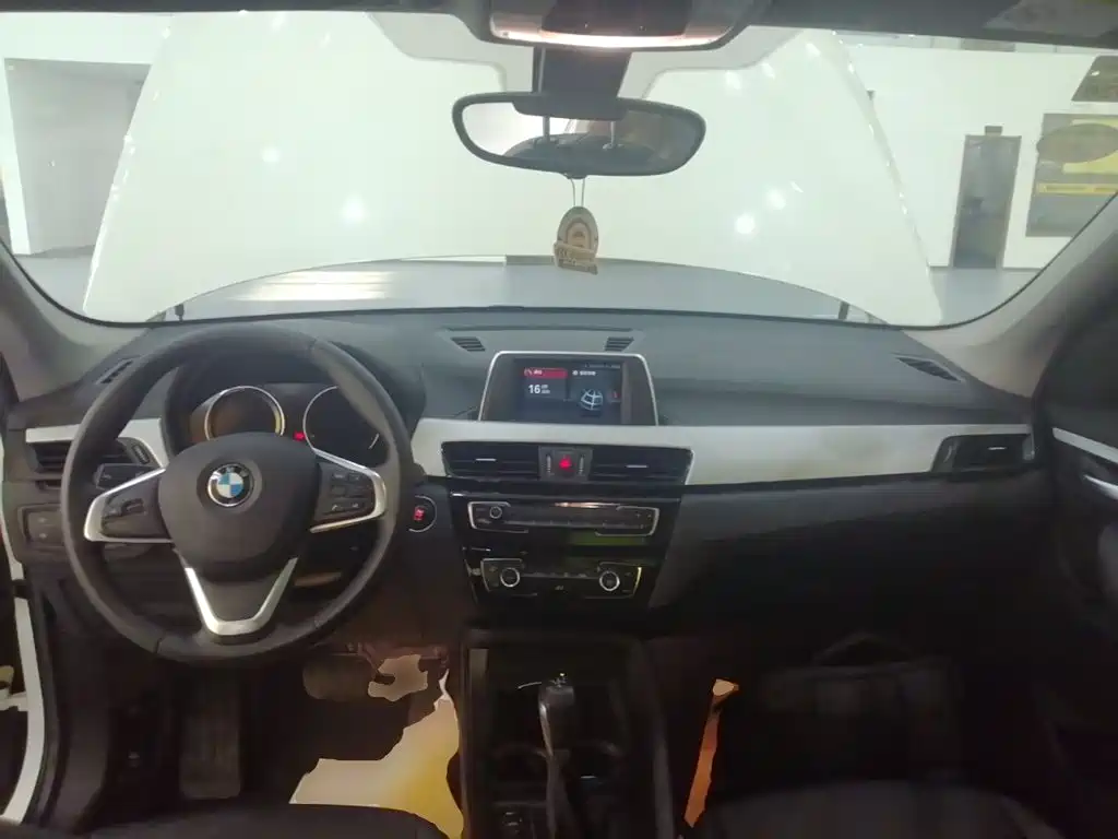 BMW X1 — миниатюра 10