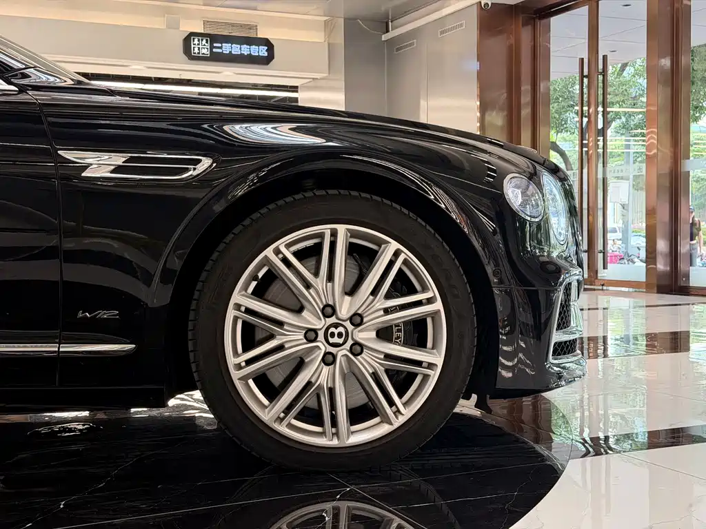 Bentley Flying Spur — миниатюра 4
