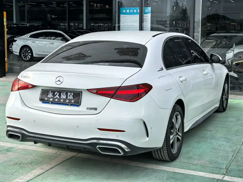 Mercedes-Benz C-Class — миниатюра 13