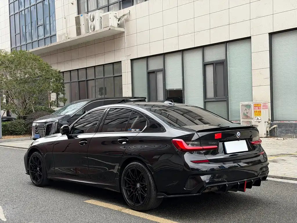 BMW 3 Series — миниатюра 17