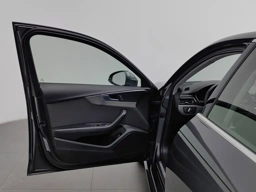 Audi A4L — миниатюра 8
