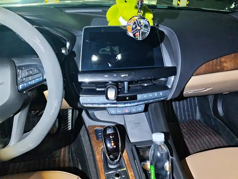 Cadillac CT5 — миниатюра 13
