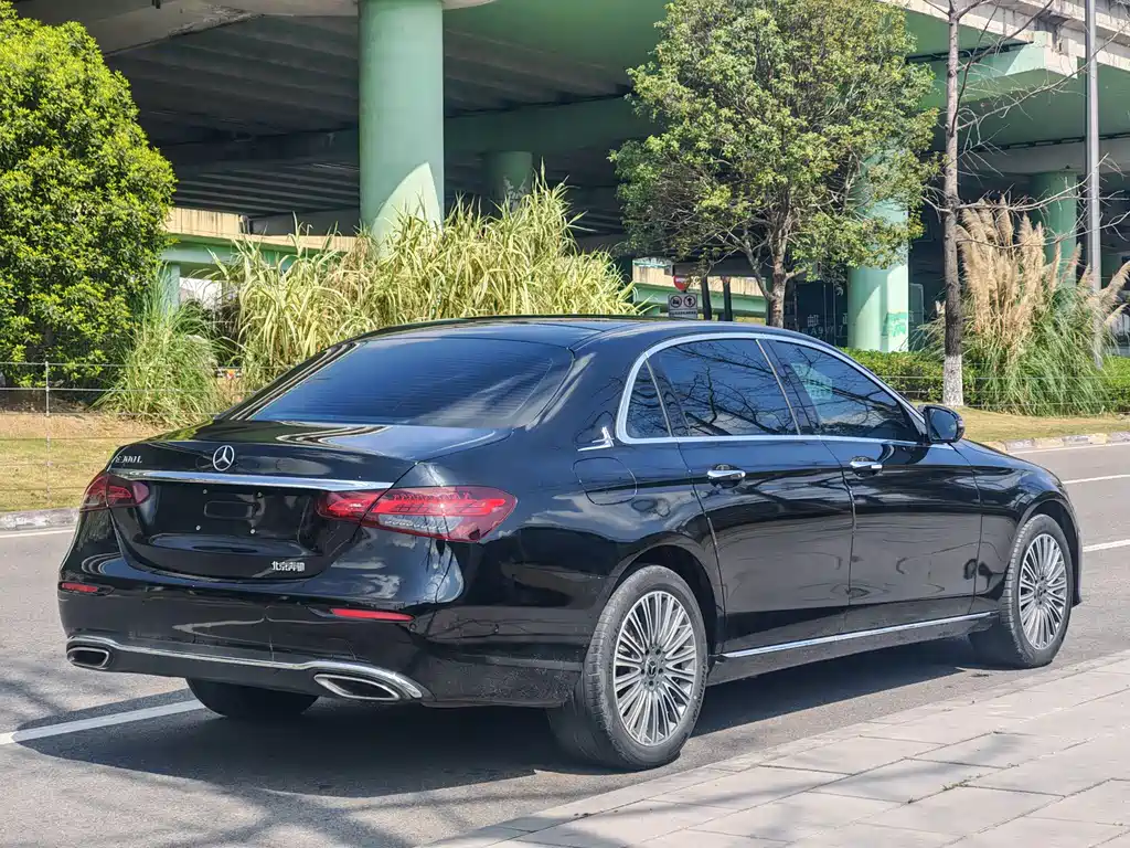 MERCEDES-BENZ E CLASS