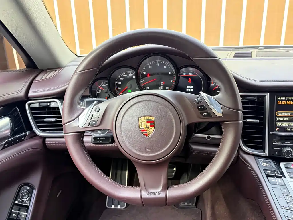 Porsche Panamera — миниатюра 7
