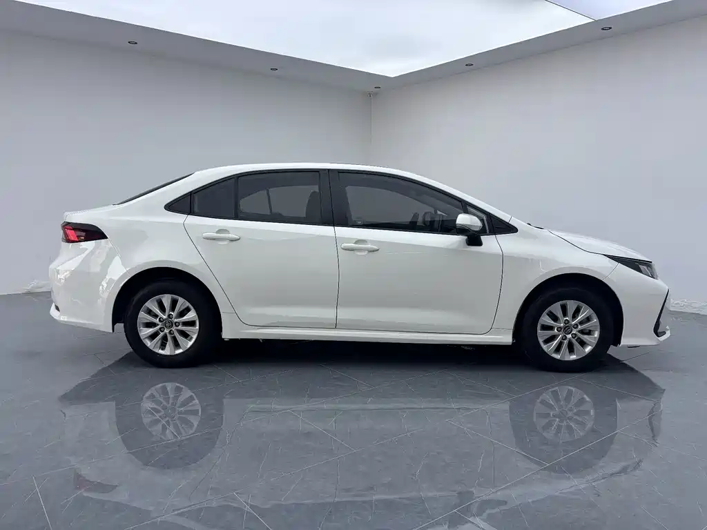 Toyota Corolla — миниатюра 12