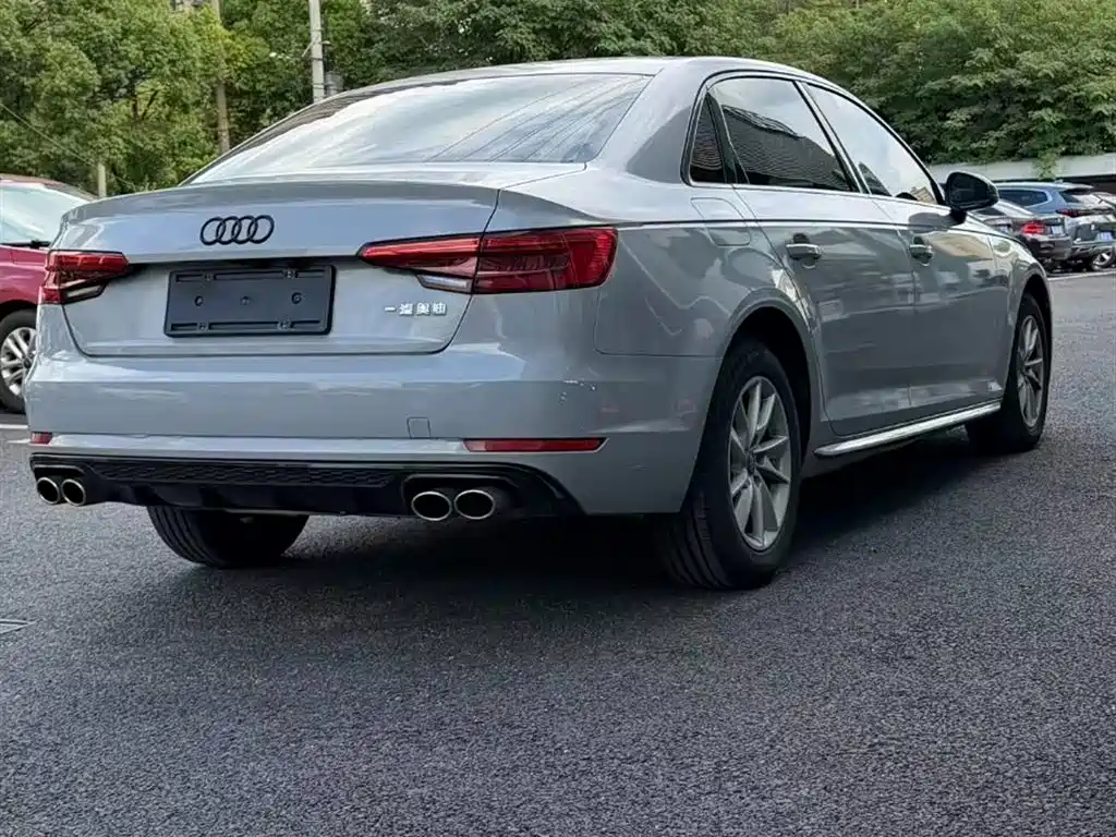 Audi A4L 2017 40 TFSI