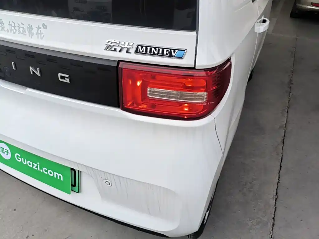 Wuling MINIEV — миниатюра 8