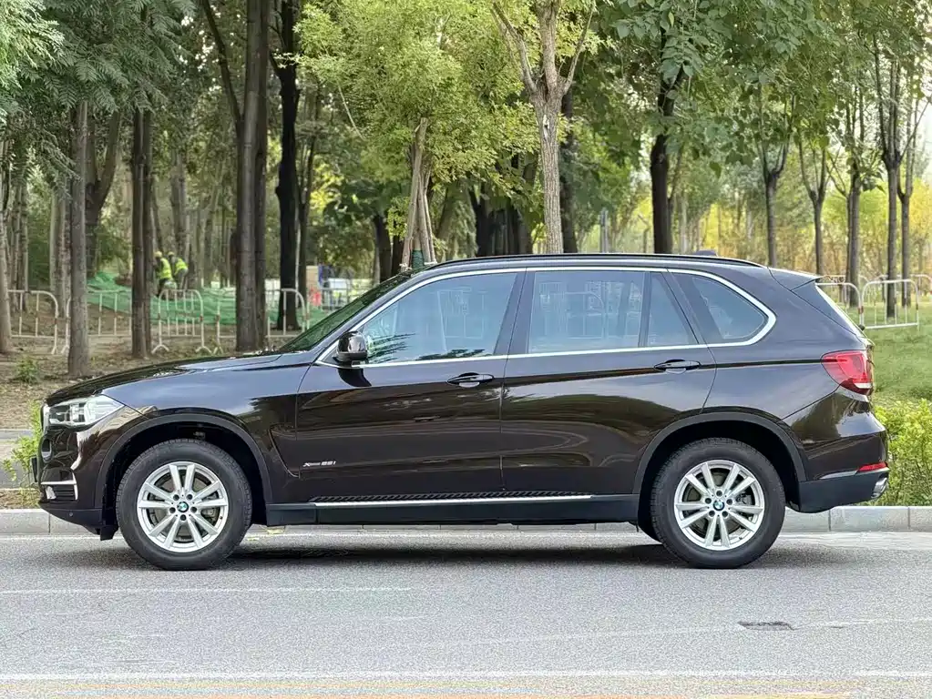 BMW X5 (Import) — миниатюра 3
