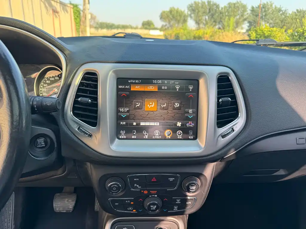 Jeep Compass — миниатюра 15