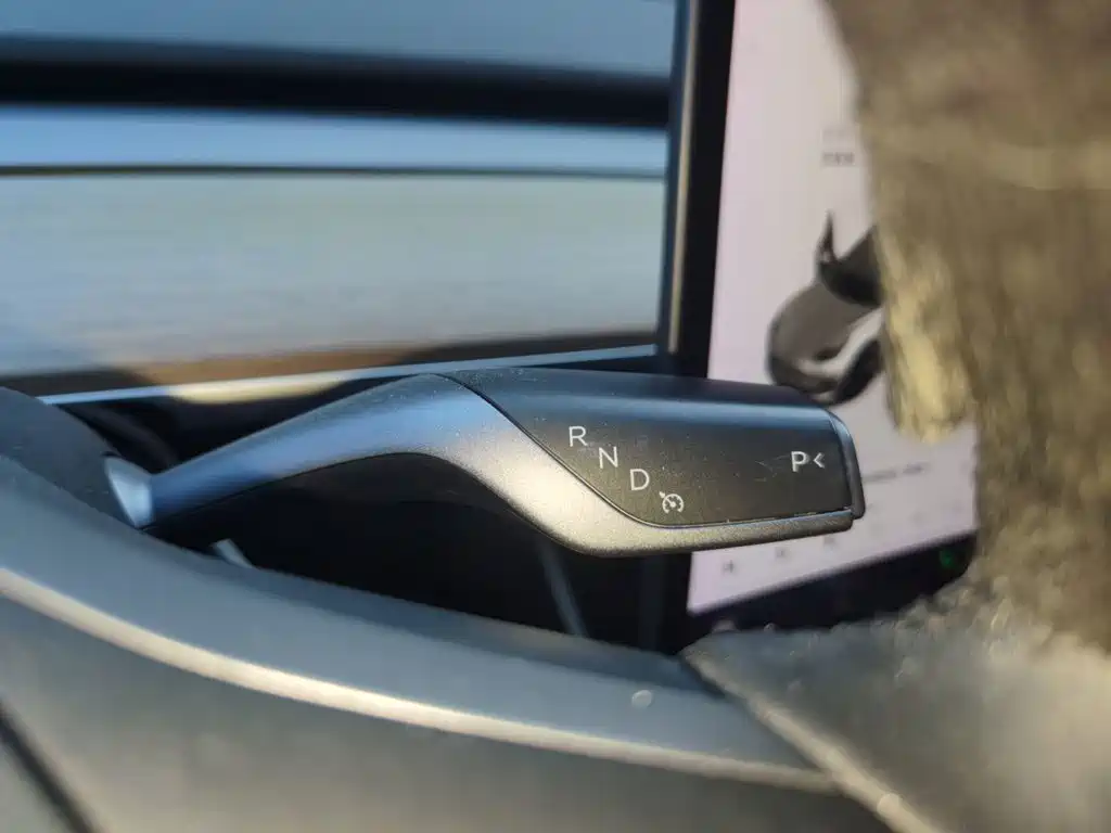 Tesla Model 3 — миниатюра 10