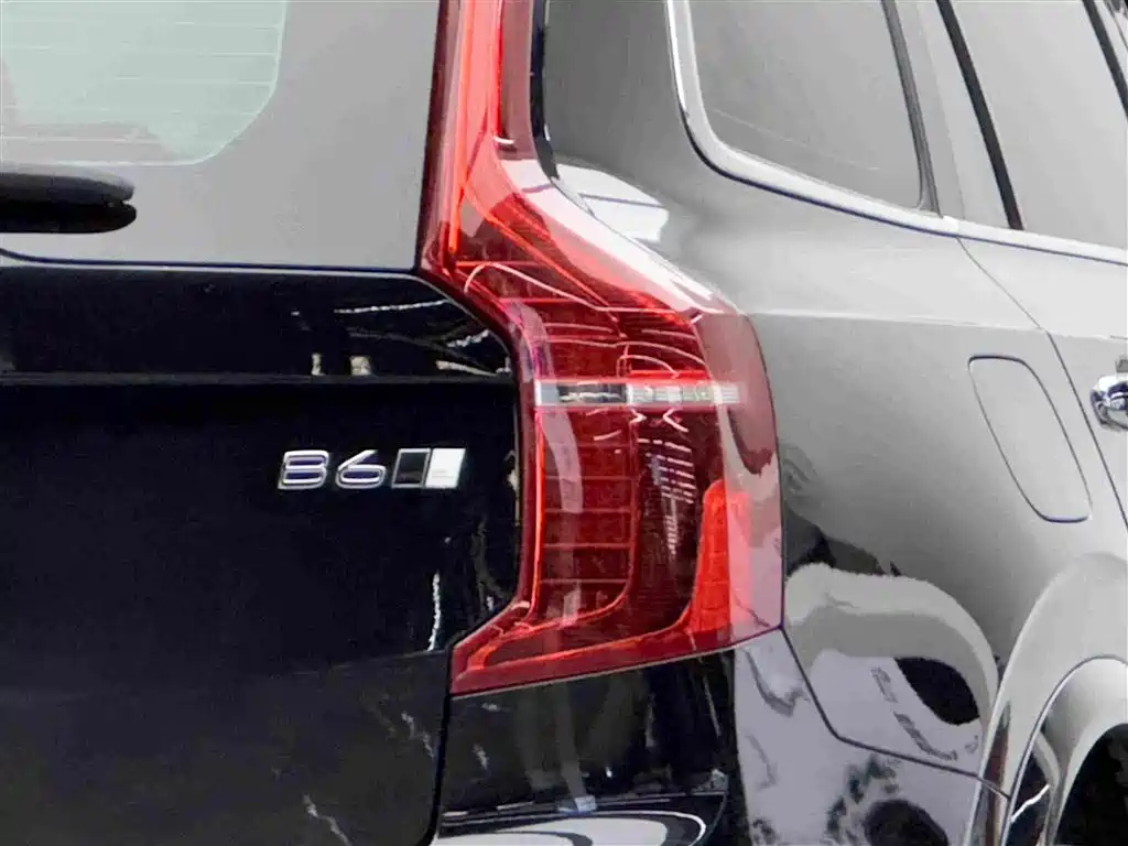 Volvo XC90 — миниатюра 6