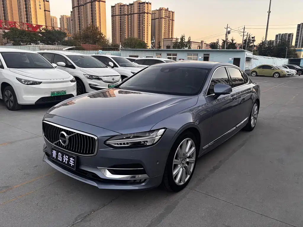Volvo S90