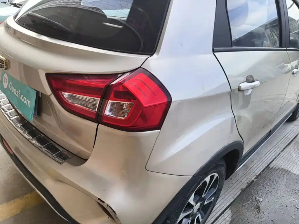 Geely Vision X3 — миниатюра 8