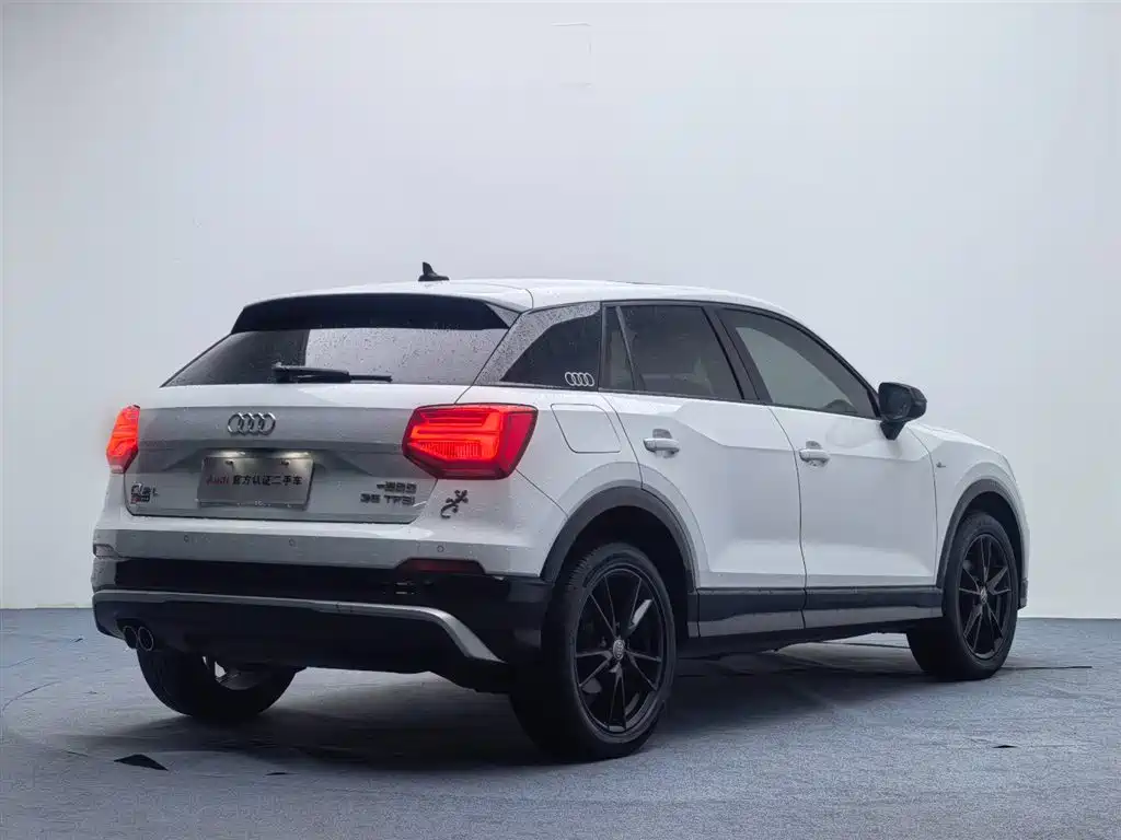 Audi Q2L 2021 35 TFSI