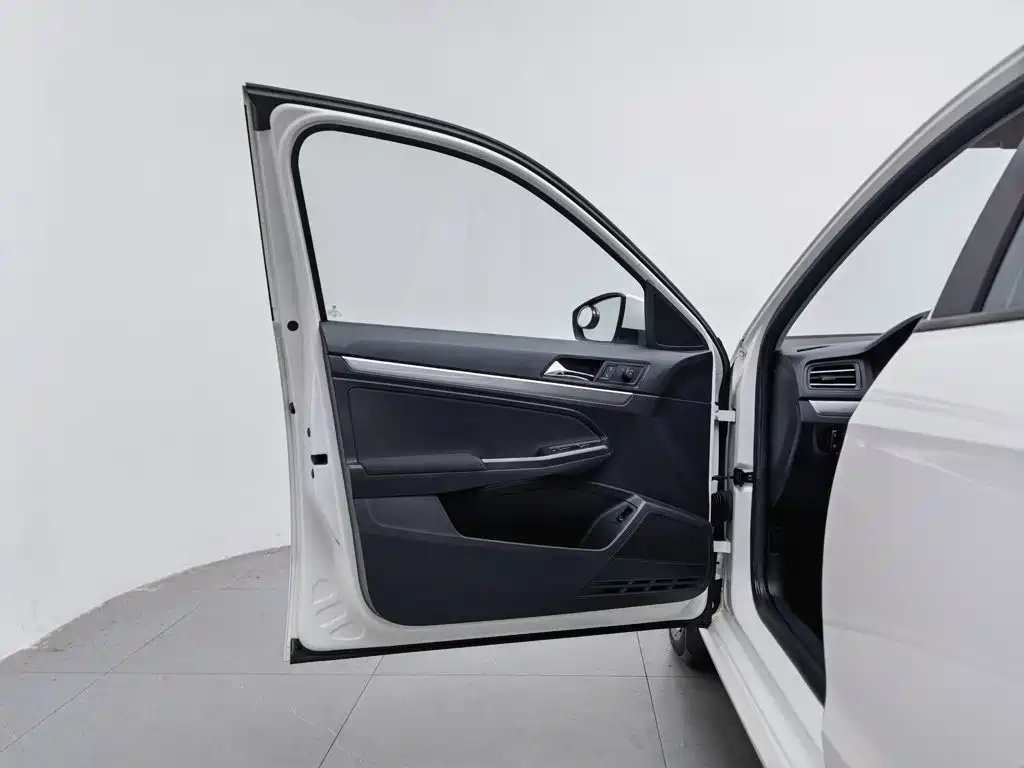 Volkswagen Lavida — миниатюра 8