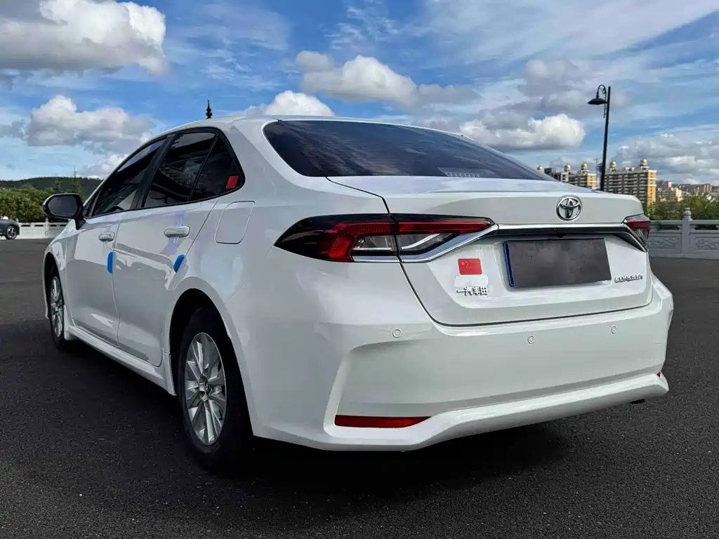 Toyota Corolla — миниатюра 4