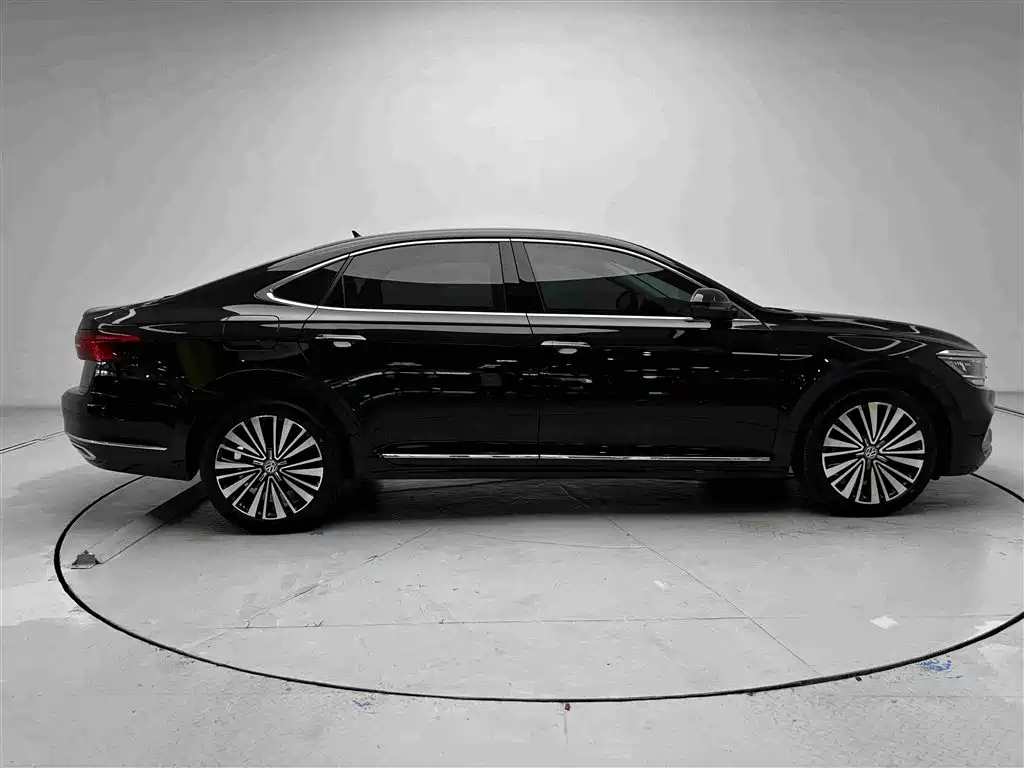 Volkswagen Passat — миниатюра 8