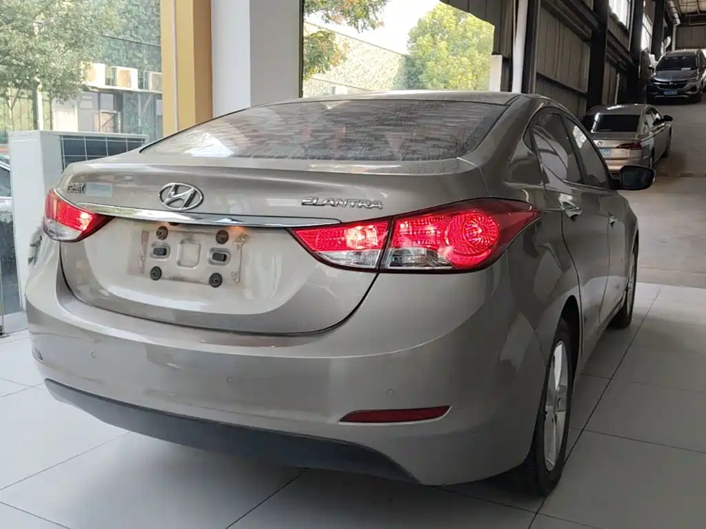 Hyundai Elantra Langdong — миниатюра 7