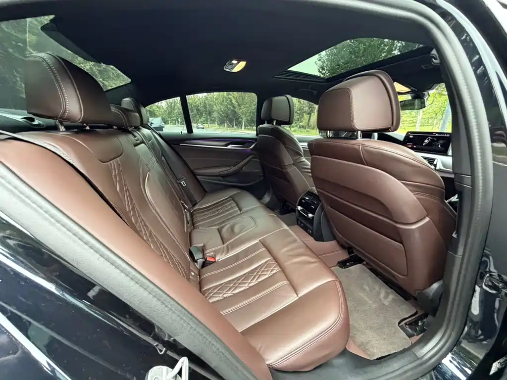 BMW 5 Series (Import) — миниатюра 9