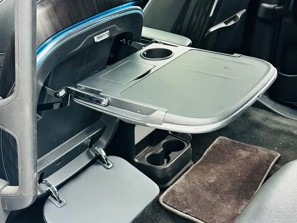 Toyota Sienna — миниатюра 19