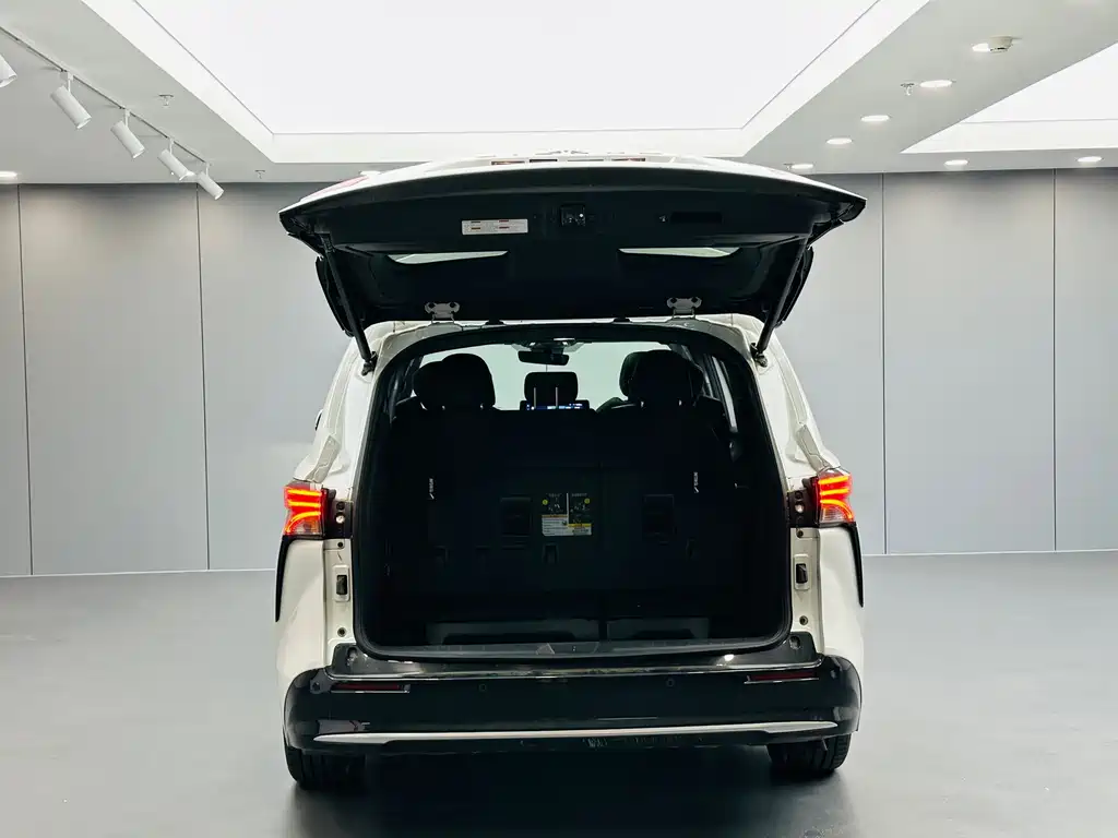 Toyota Sienna — миниатюра 30