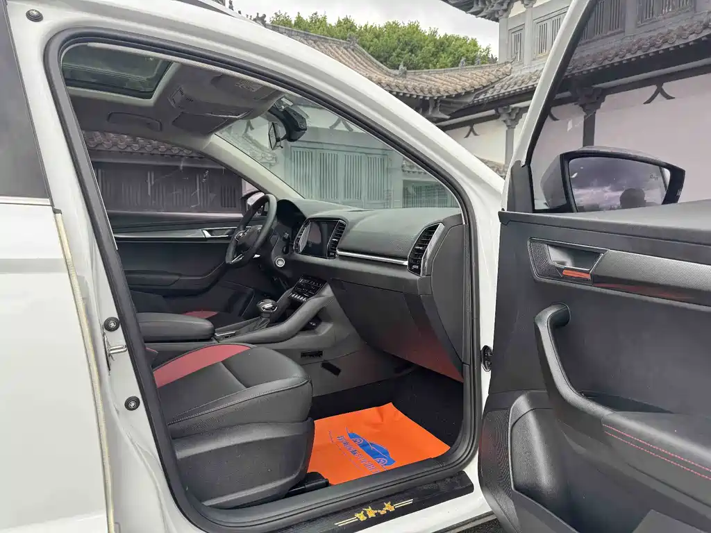 Skoda Karoq — миниатюра 10