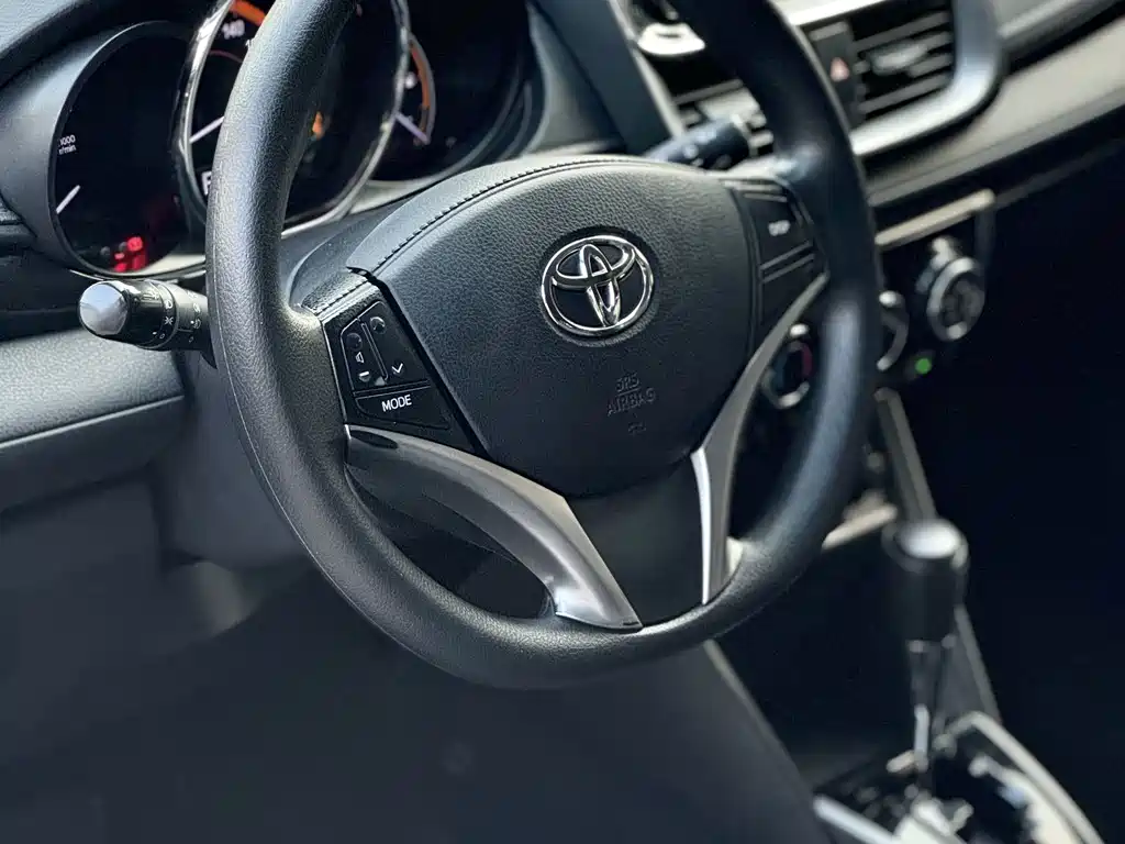 Toyota Yaris L — миниатюра 13