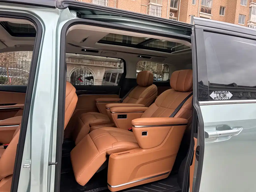 SAIC MAXUS EVERYONE 9