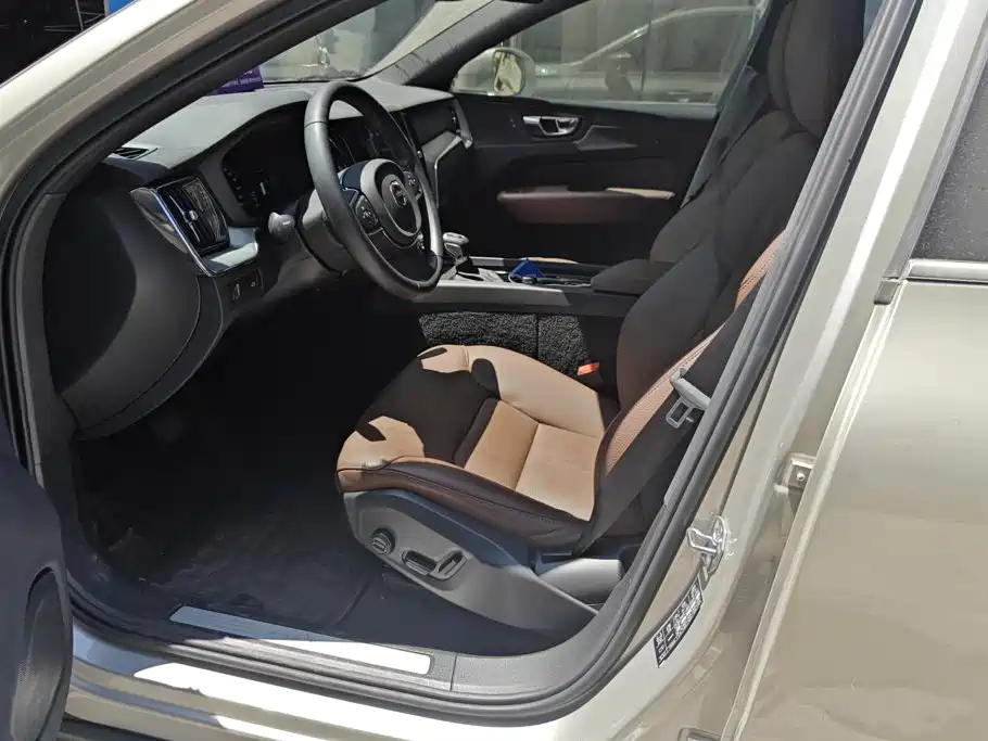 Volvo XC60 — миниатюра 9