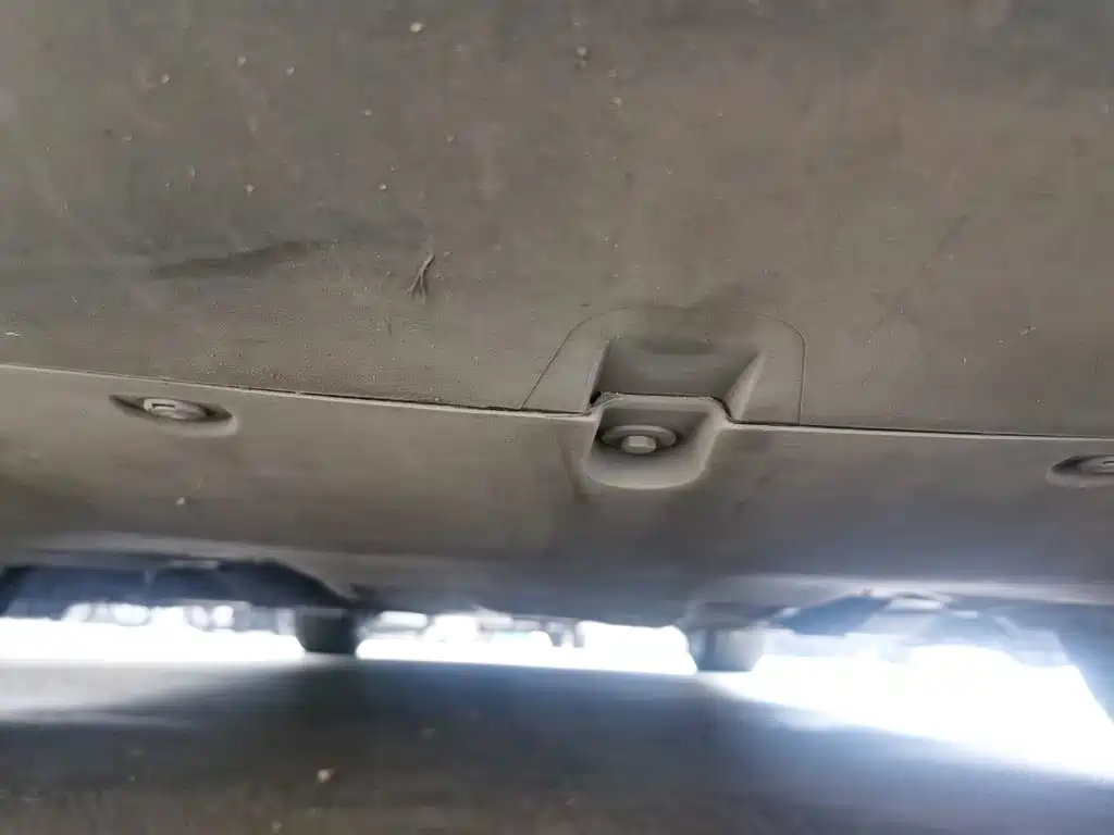 Tesla Model Y — миниатюра 24