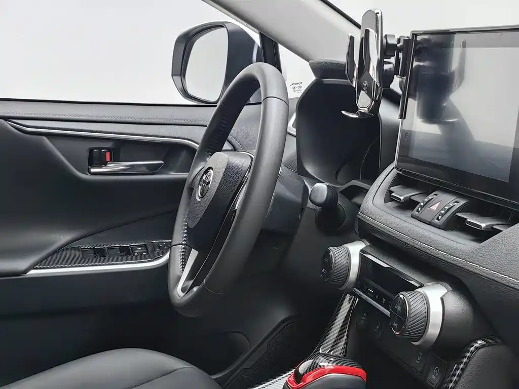 Toyota RAV4 — миниатюра 22